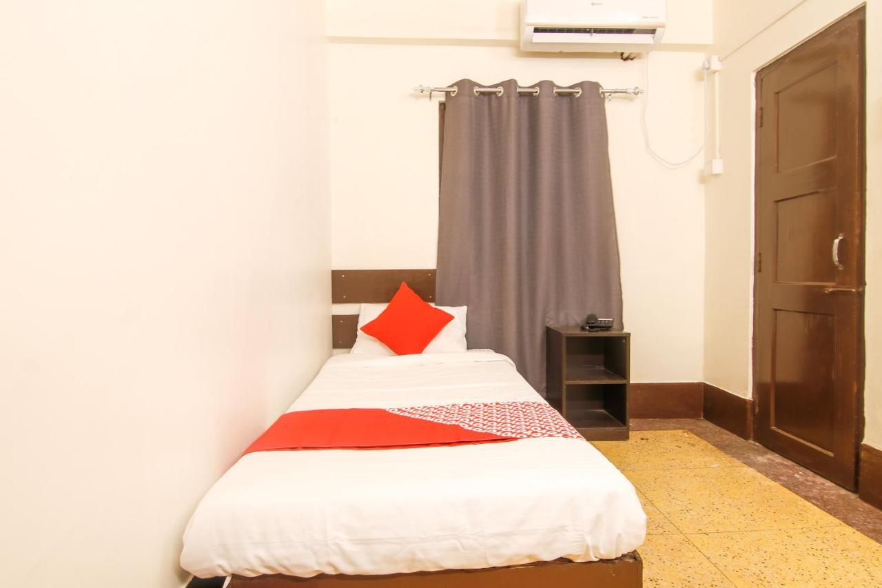 Oyo Indiraj Hotel Guwahati Exterior foto