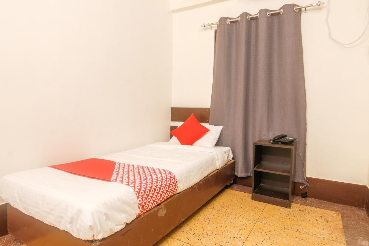Oyo Indiraj Hotel Guwahati Exterior foto